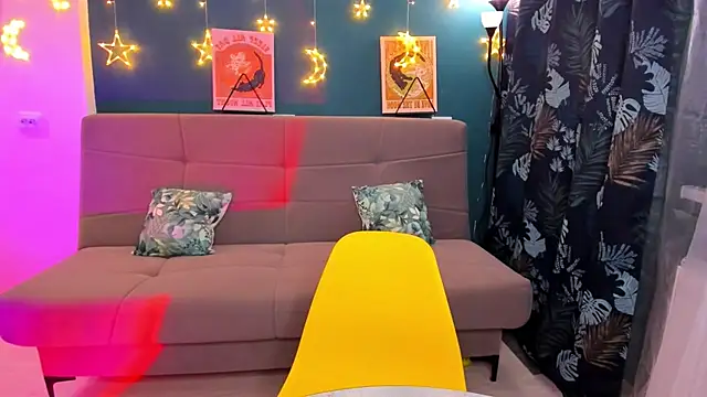 Xloe Queen online show from 02/17/25, 02:15