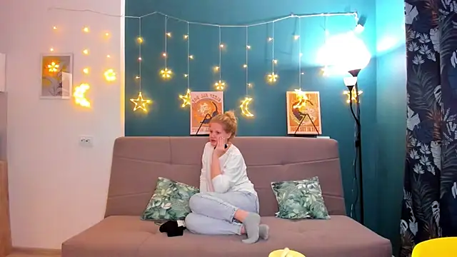 Xloe Queen online show from 02/25/25, 02:33