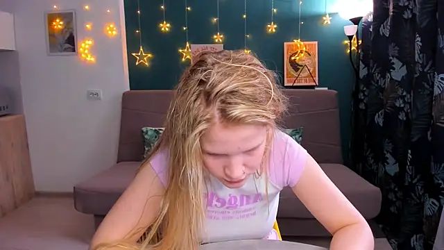 Xloe Queen online show from 03/01/25, 11:06