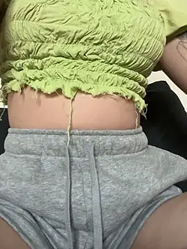 Morguisssz online show from 11/18/25, 09:41