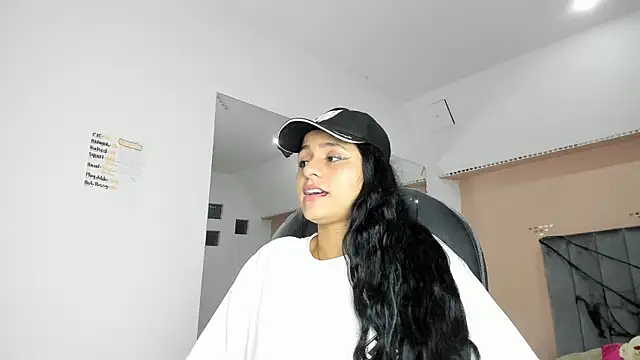 Giselle Roldan online show from 10/16/25, 03:40