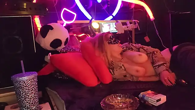 Snapshot of anonymouszN chatting on 02/10/25, 12:19 anonymouszN online show from 02/10/25, 12:19