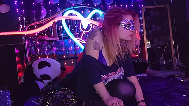 Snapshot of anonymouszN chatting on 03/08/25, 09:40 anonymouszN online show from 03/08/25, 09:40