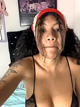 Snapshot of samaragrey18 chatting on 09/23/25, 11:30 samaragrey18 online show from 09/23/25, 11:30