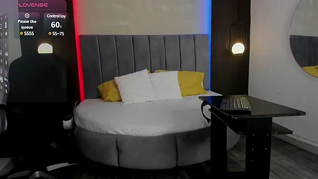 Snapshot of bella_gibson chatting on 03/09/25, 11:58 bella gibson online show from 03/09/25, 11:58