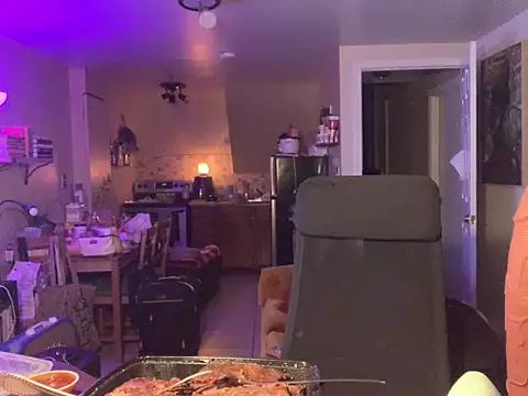 Snapshot of BigKittyRaven chatting on 12/13/24, 03:27 BigKittyRaven online show from 12/13/24, 03:27