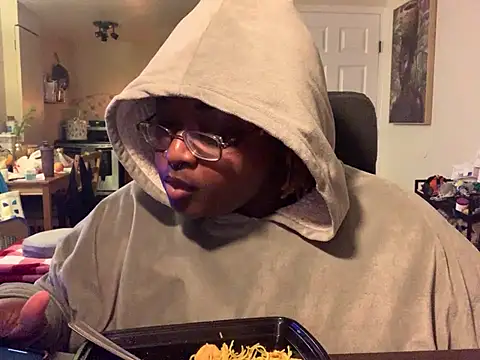 Snapshot of BigKittyRaven chatting on 12/23/24, 10:44 BigKittyRaven online show from 12/23/24, 10:44