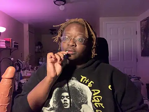 Snapshot of BigKittyRaven chatting on 02/03/25, 04:35 BigKittyRaven online show from 02/03/25, 04:35