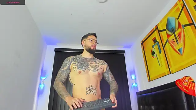 Snapshot of connor_santtos chatting on 03/18/25, 02:37 connor santtos online show from 03/18/25, 02:37