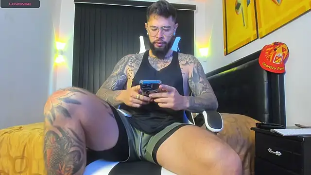 Snapshot of connor_santtos chatting on 09/10/25, 02:39 connor santtos online show from 09/10/25, 02:39