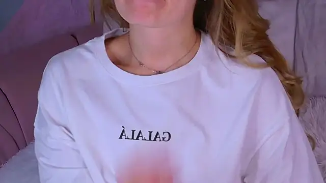 BeatriceEsmont online show from 10/11/25, 07:23