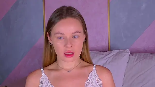 BeatriceEsmont online show from 10/23/25, 07:23