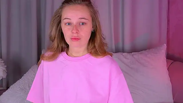 BeatriceEsmont online show from 11/08/25, 02:50