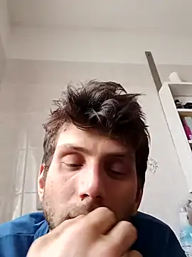 Snapshot of dariodario chatting on 02/24/25, 12:37 dariodario online show from 02/24/25, 12:37