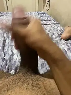 Snapshot of Lukinhabh chatting on 02/14/25, 01:02 Lukinhabh online show from 02/14/25, 01:02