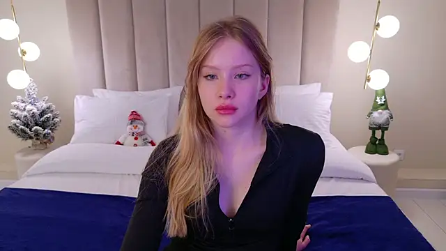 Snapshot of MichelleReid chatting on 12/12/24, 06:25 MichelleReid online show from 12/12/24, 06:25