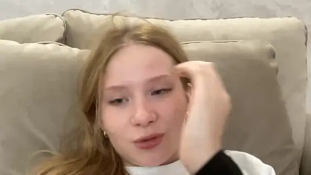 Snapshot of MichelleReid chatting on 09/16/25, 06:31 MichelleReid online show from 09/16/25, 06:31