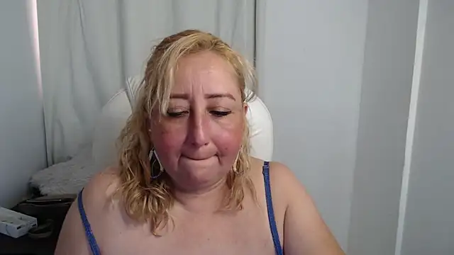 Xileny-Halliwey online show from 10/07/25, 08:39