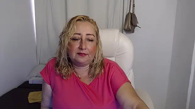 Xileny-Halliwey online show from 10/10/25, 04:28