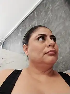 ElizabethWeil online show from 03/04/25, 05:03