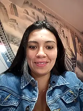 LIZ-06  online show from 02/13/25, 09:49