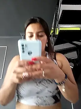 LIZ-06  online show from 03/05/25, 12:33