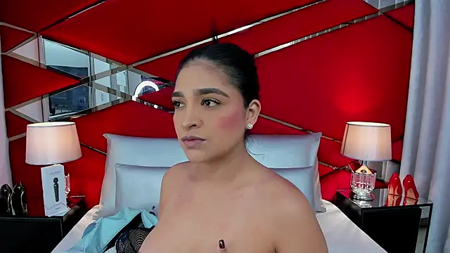 Snapshot of AdeleGray chatting on 01/13/25, 11:41 AdeleGray online show from 01/13/25, 11:41