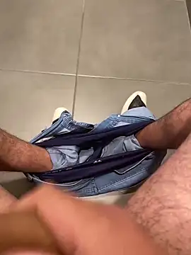 Snapshot of FabioF698 chatting on 01/17/25, 08:11 FabioF698 online show from 01/17/25, 08:11