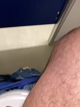 Snapshot of FabioF698 chatting on 02/17/25, 07:42 FabioF698 online show from 02/17/25, 07:42