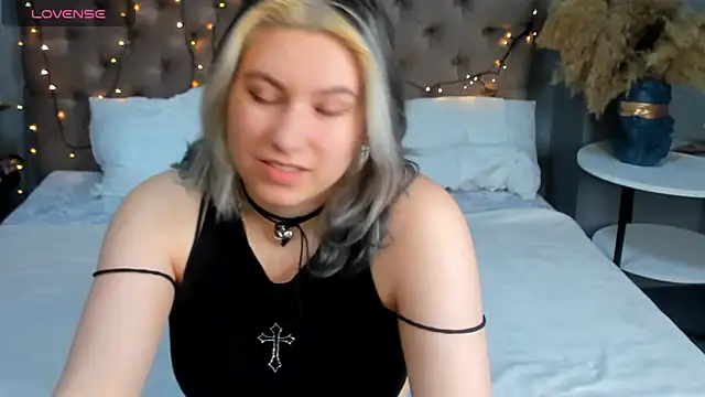 Snapshot of Bonni_Meiz chatting on 01/03/25, 10:09 Bonni Meiz online show from 01/03/25, 10:09