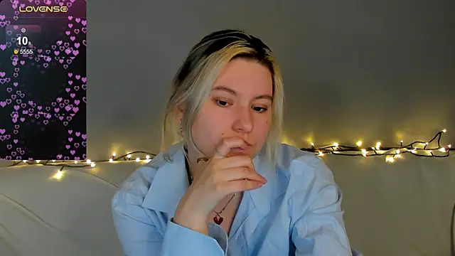 Snapshot of Bonni_Meiz chatting on 02/07/25, 10:29 Bonni Meiz online show from 02/07/25, 10:29