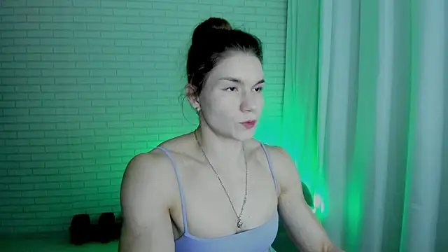 Snapshot of Lisa_Ray chatting on 09/20/25, 04:52 Lisa Ray online show from 09/20/25, 04:52