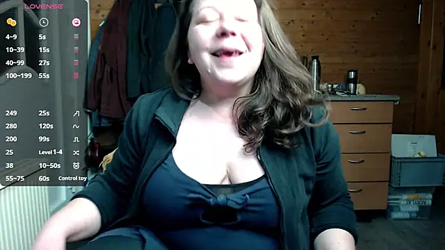 Snapshot of KasiaPrivat chatting on 02/17/25, 06:04 KasiaPrivat online show from 02/17/25, 06:04