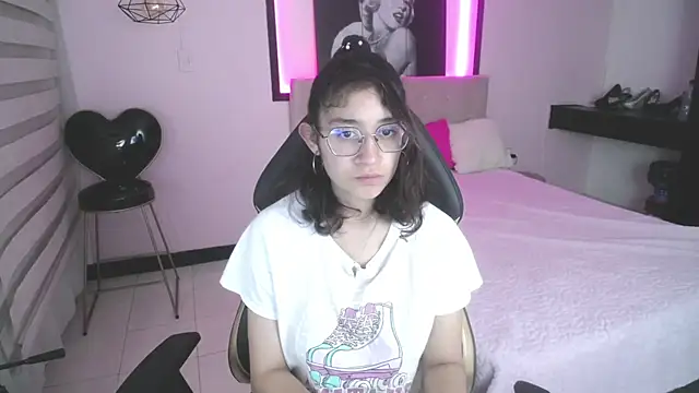 Snapshot of Lili_Gomez_ chatting on 12/31/24, 01:08 Lili Gomez online show from 12/31/24, 01:08