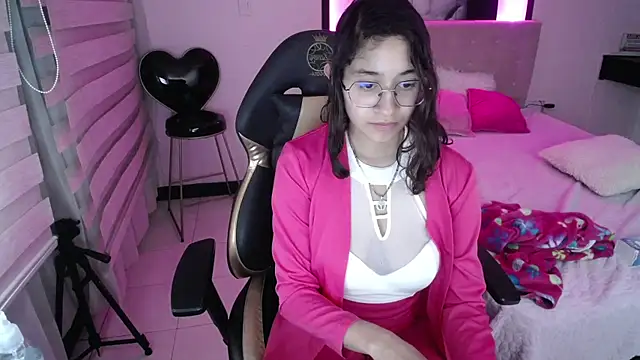 Snapshot of Lili_Gomez_ chatting on 01/08/25, 06:31 Lili Gomez online show from 01/08/25, 06:31