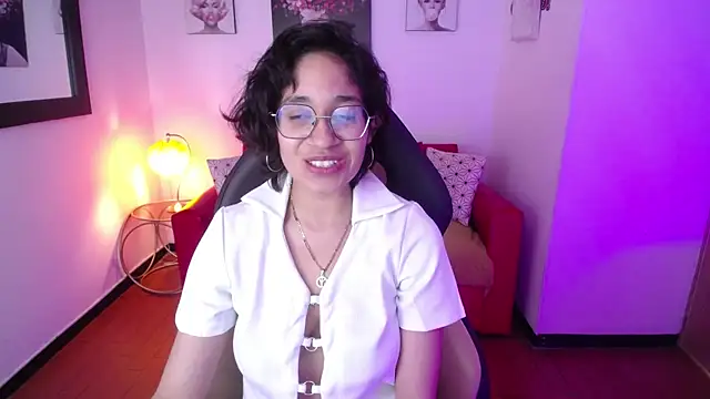 Snapshot of Lili_Gomez_ chatting on 03/22/25, 04:58 Lili Gomez online show from 03/22/25, 04:58