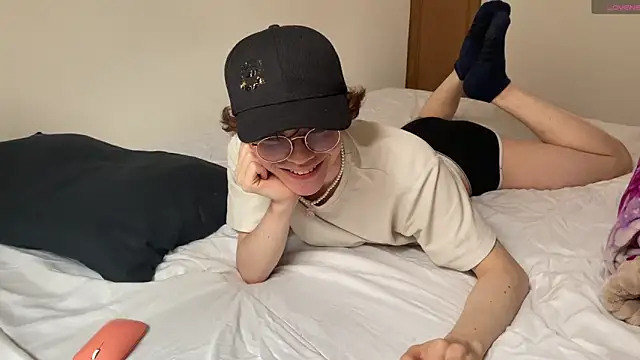 Snapshot of mapleg chatting on 03/19/25, 06:55 mapleg online show from 03/19/25, 06:55