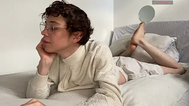 Snapshot of mapleg chatting on 03/20/25, 10:07 mapleg online show from 03/20/25, 10:07