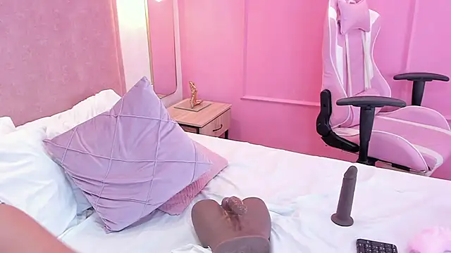 sophiawhite   online show from 01/14/25, 04:18