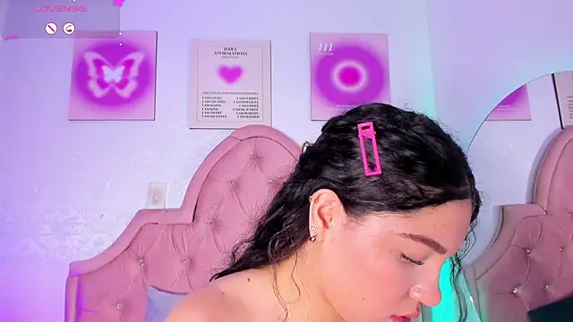 amandalee01 online show from 11/20/25, 08:19