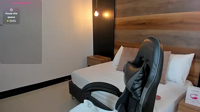 Snapshot of stephanya_ chatting on 11/10/25, 07:24 stephanya online show from 11/10/25, 07:24