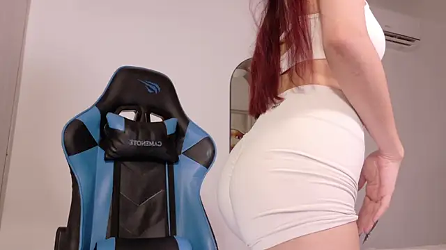 Snapshot of Mishel_Blessing chatting on 10/25/25, 01:24 Mishel Blessing online show from 10/25/25, 01:24