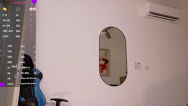 Snapshot of Mishel_Blessing chatting on 10/28/25, 08:11 Mishel Blessing online show from 10/28/25, 08:11