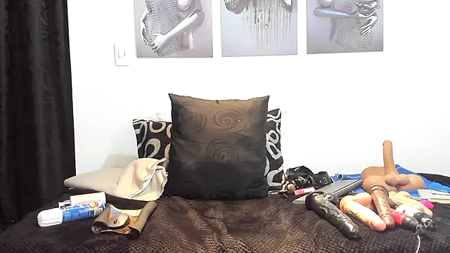 Snapshot of Roxanne_squirt chatting on 02/16/25, 04:53 Roxanne squirt online show from 02/16/25, 04:53