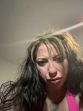 Snapshot of Hollyhudson123 chatting on 03/18/25, 05:52 Hollyhudson123 online show from 03/18/25, 05:52