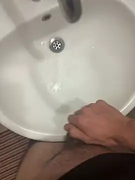 Snapshot of denizli18 chatting on 12/18/24, 07:30 denizli18 online show from 12/18/24, 07:30