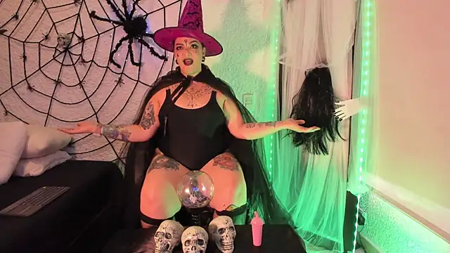 poisson ivy online show from 10/03/25, 08:17