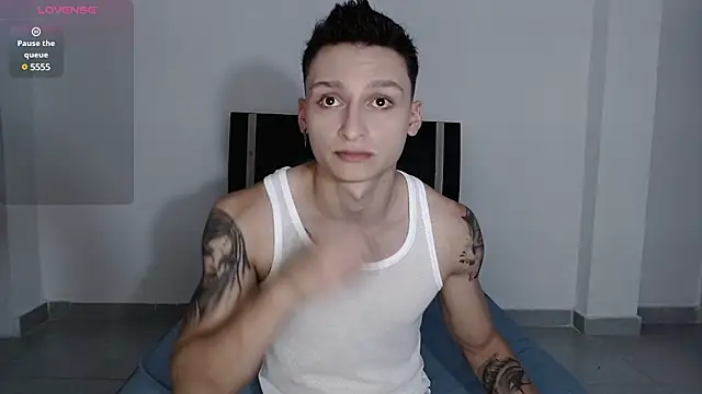 arthurphoenix  online show from 12/20/24, 08:06