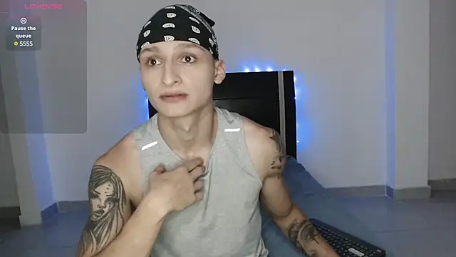 arthurphoenix  online show from 12/21/24, 04:19