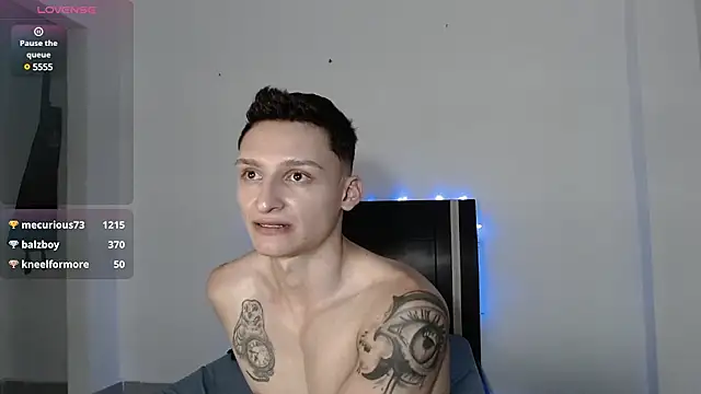 arthurphoenix  online show from 12/24/24, 10:33